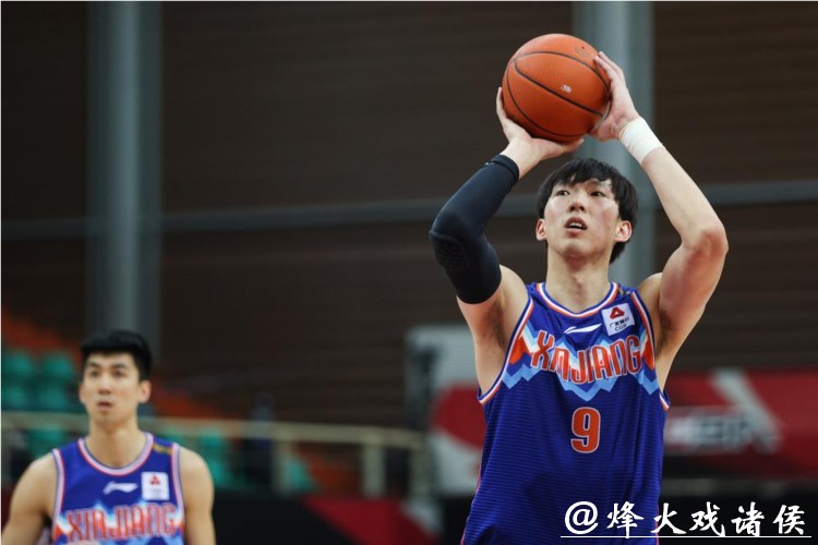 周琦爆砍37+26+6克拉克20分 新疆战胜广州 周琦爆砍37+26+6克拉克20分 新疆战胜广州