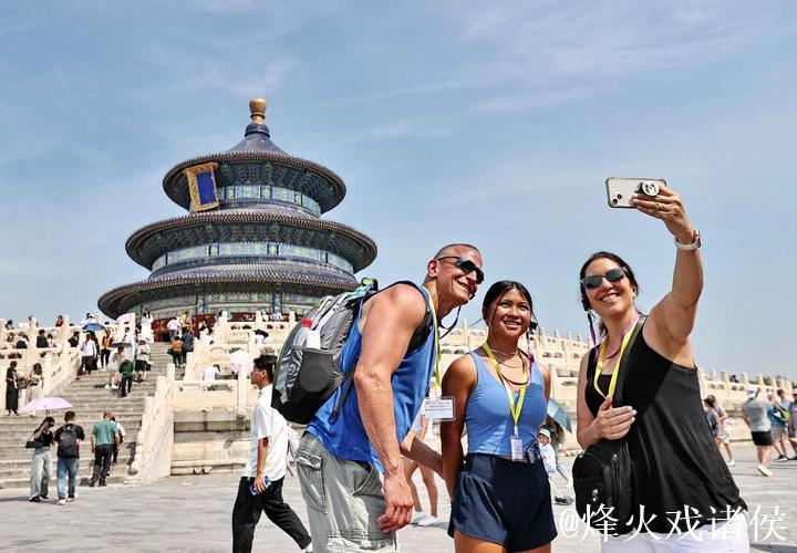 2025入境游火热开局,老外打卡“中国年” 2025入境游火热开局,老外打卡“中国年”